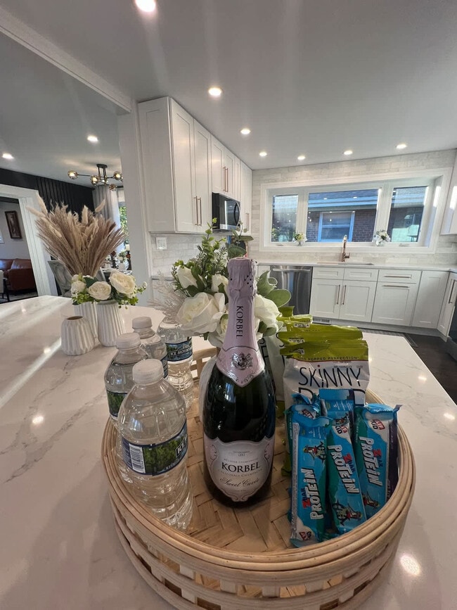 Building Photo - 7018 Le Claire Ave