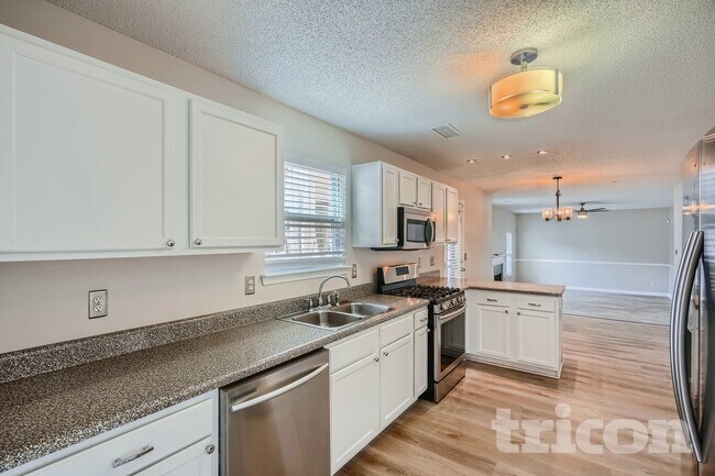 Building Photo - 712 Walton Dr