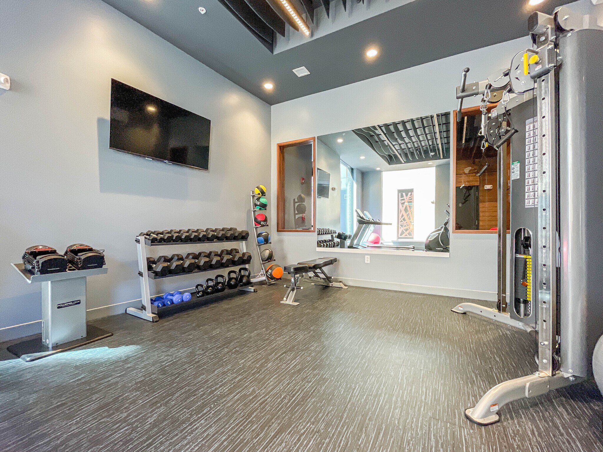 Building Photo - 5 India St