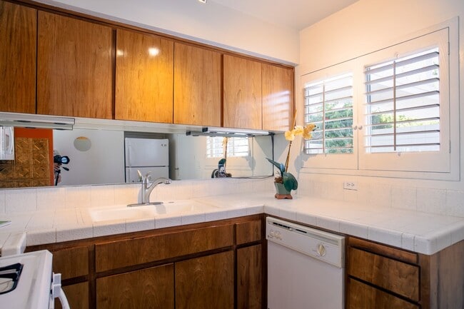 Building Photo - Mid-Century in Rancho Mirage!