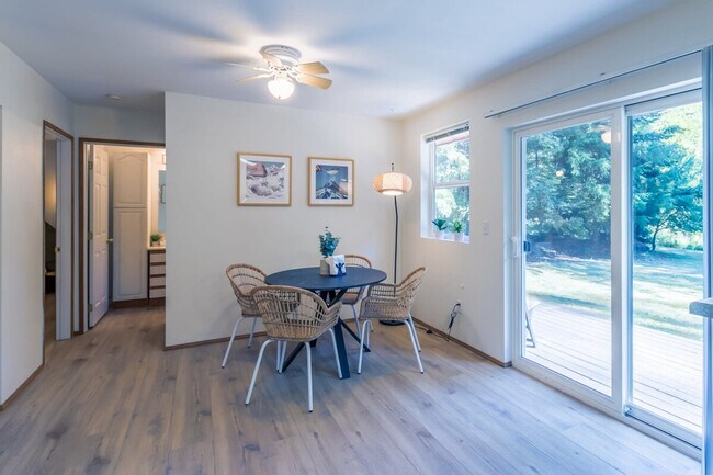 Building Photo - 226 Paradise Dr