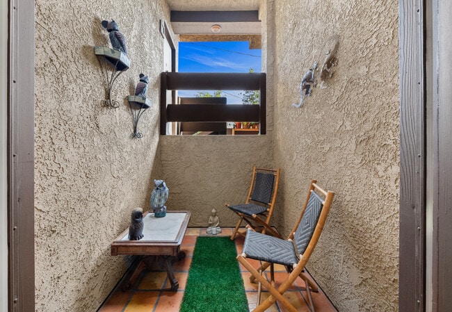 Building Photo - 906 Kings Rd