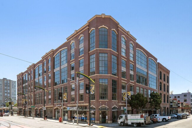 Building Photo - South Beach: Unfurnished 2-Story Condo nea...