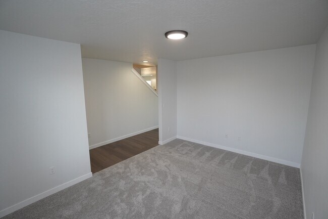 Building Photo - 5813 W Stavros St