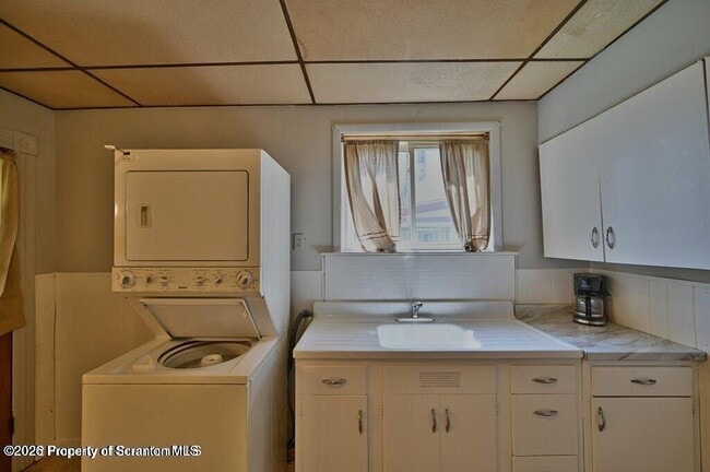 Building Photo - 1416 Capouse Ave