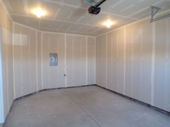 Building Photo - Huckleberry Townhomes