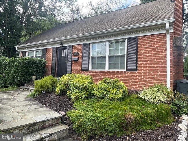 Building Photo - 8804 Walnut Hill Rd