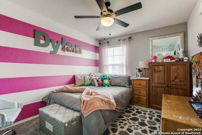 Building Photo - 3 Bedroom 2.5 Bathroom Silver Canyon Subdivision