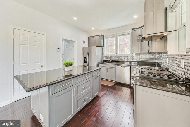 Building Photo - 3418 Pennsylvania Ave. SE