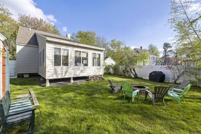 Building Photo - 16 Grasshopper Ln