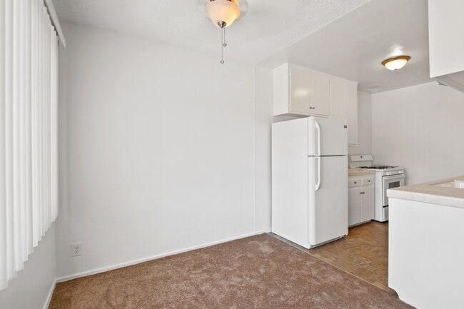 Building Photo - 10250 Palms Blvd.