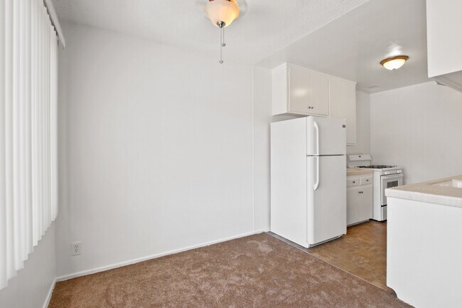 Building Photo - 10270 Palms Blvd.