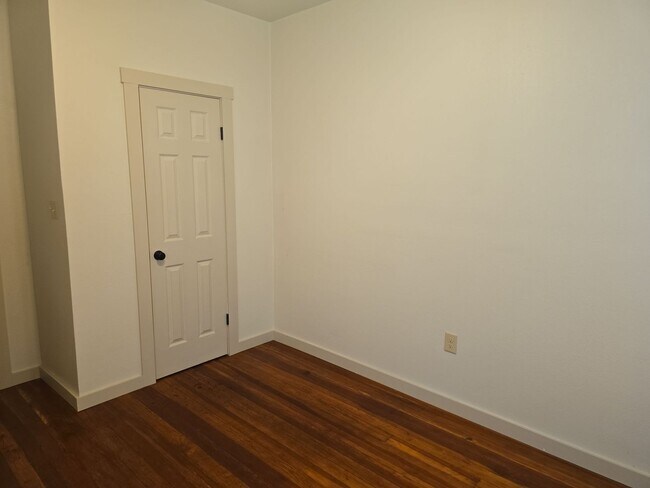 Building Photo - Wonderful in Waco!