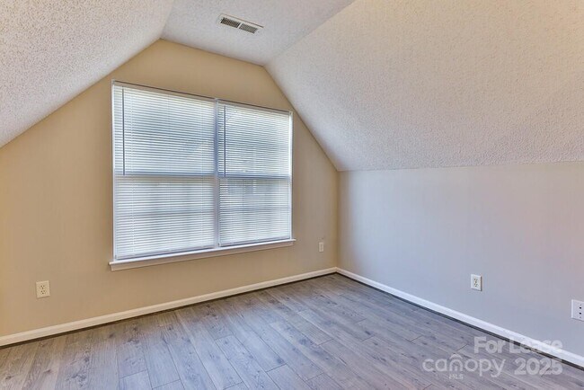 Building Photo - 9522 Bird Watch Ln