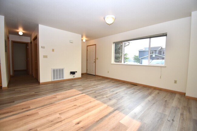 Building Photo - 2491 Wheeler Dr