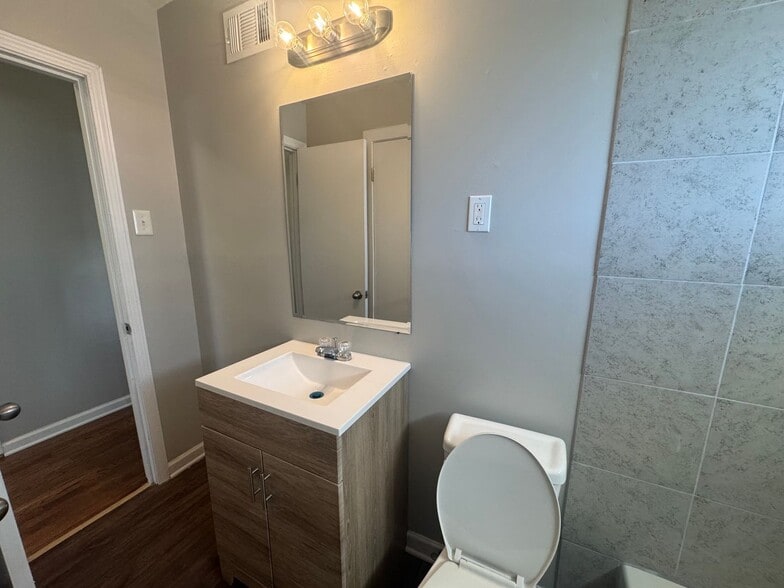 Building Photo - 2851 Redwing Rd