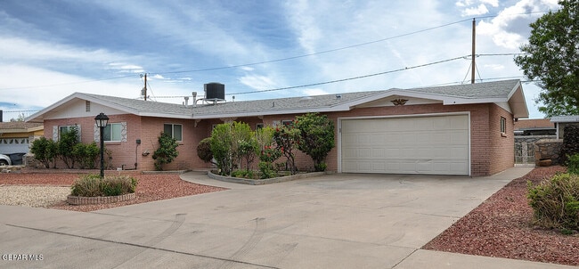 Building Photo - 9632 Gairloch Dr