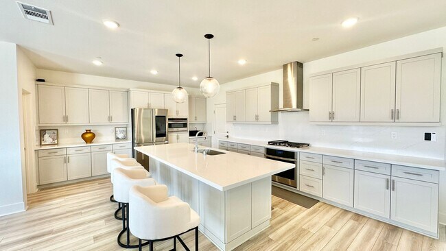 Building Photo - Beautifully Designed, and Upgraded, Newer ...