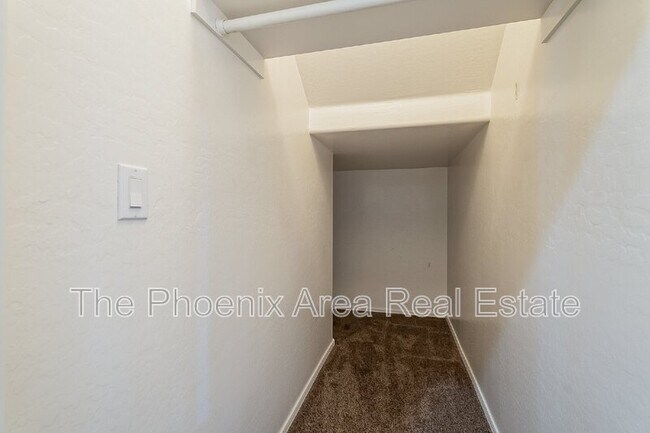 Building Photo - 43476 Caven Dr
