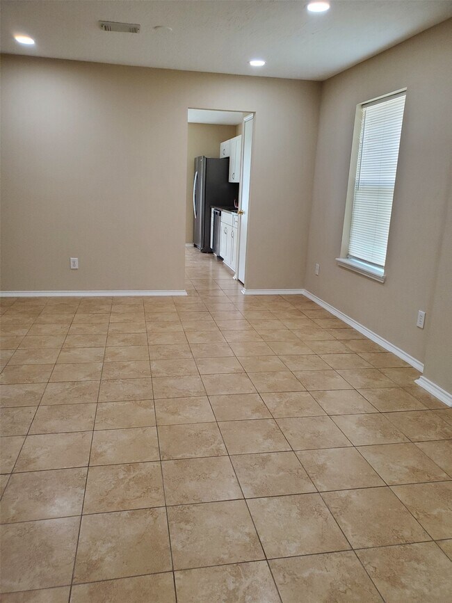 Building Photo - 16315 Lynn Crest Ct