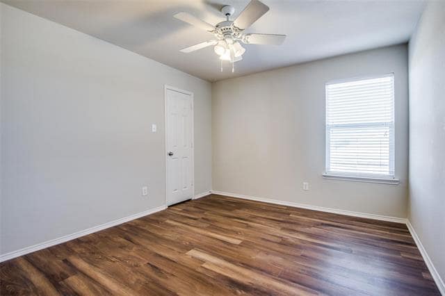 Building Photo - 9907 Queen Anne Cir