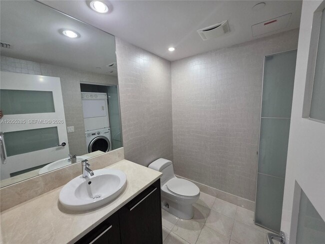 Building Photo - 17121 Collins Ave