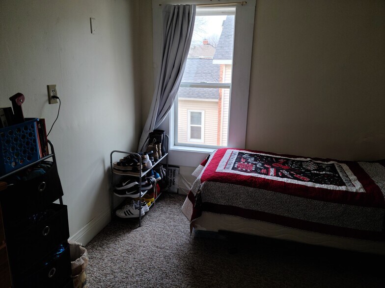Bedroom 2 - 1741 College Ave
