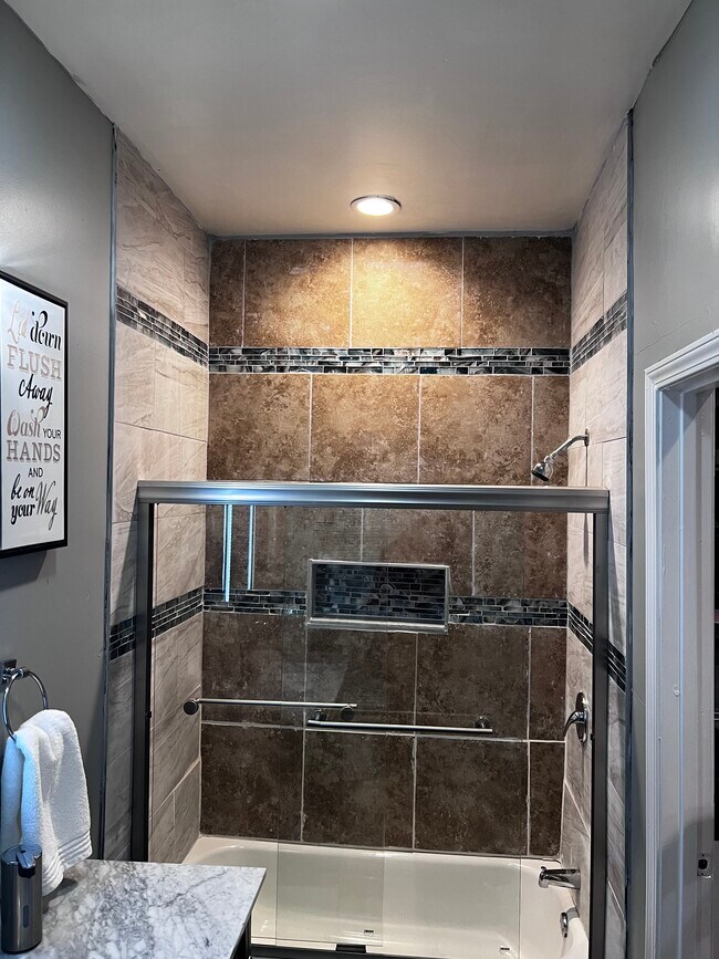 Building Photo - 2832 Stanton Ave