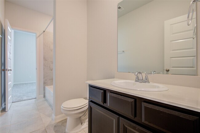 Building Photo - 2425 Temple Crag Dr