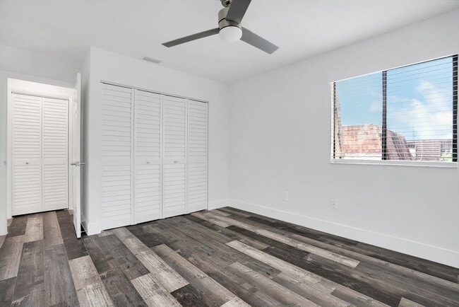 Building Photo - 4143 Palm Bay Cir