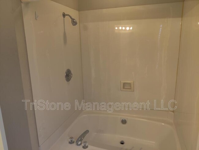 Building Photo - 5748 Ebley Ln