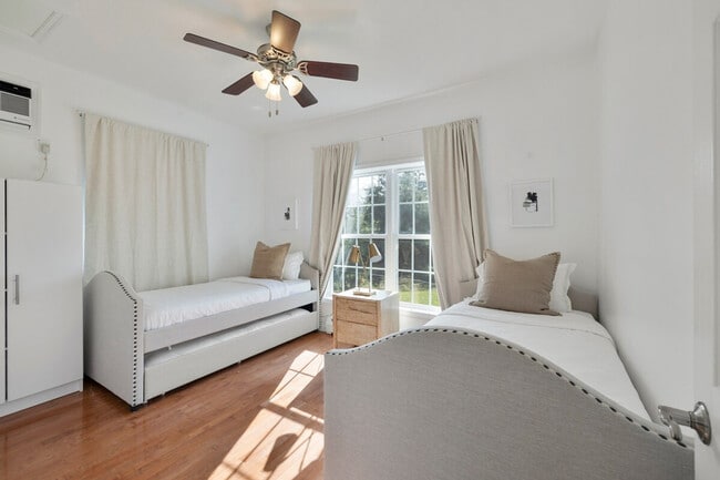 Building Photo - 163 Silver Lake Rd