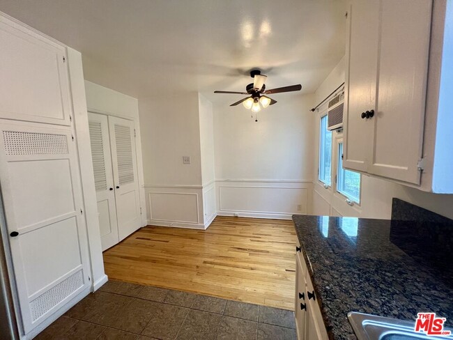 Building Photo - 1345 Masselin Ave