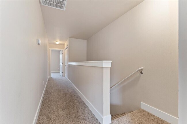 Building Photo - 9825 W Rosecroft Ct