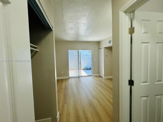 Building Photo - 2940 W Flagler St