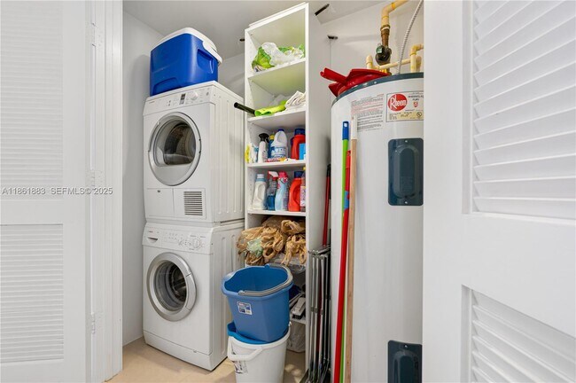 Building Photo - 5875 Collins Ave