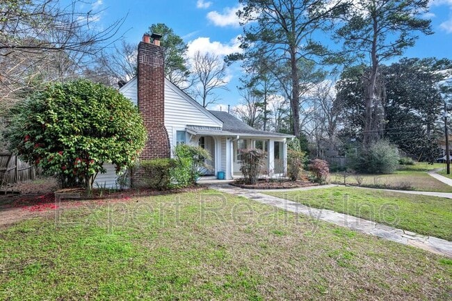 Building Photo - 1542 Somerset Dr