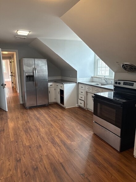 Building Photo - 28 Pearl St