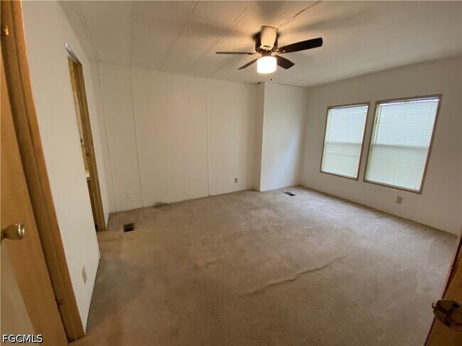 Building Photo - 234 Lamplighter Ln