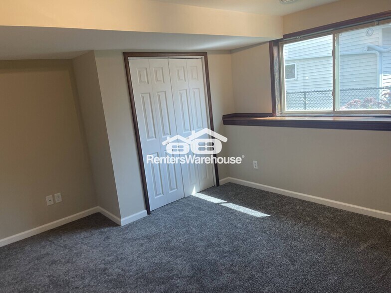 Building Photo - 6311 Fairway Dr NW