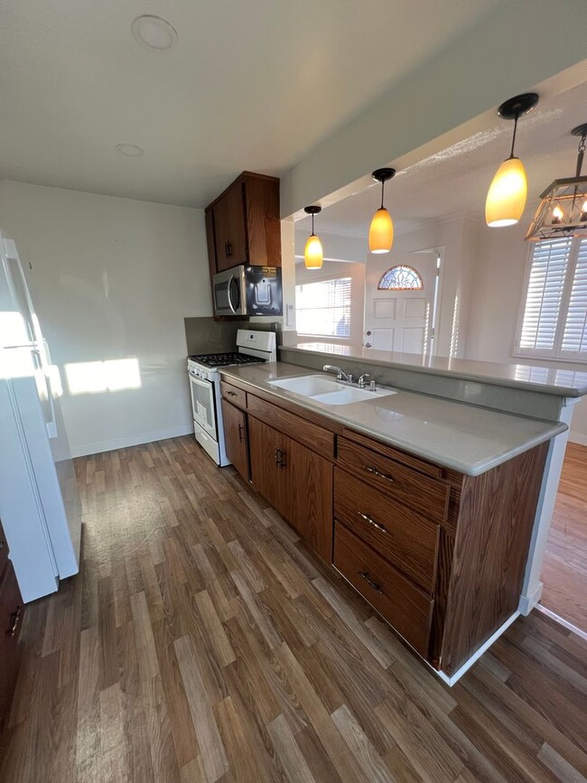 Building Photo - Private Back House with single garage & yard