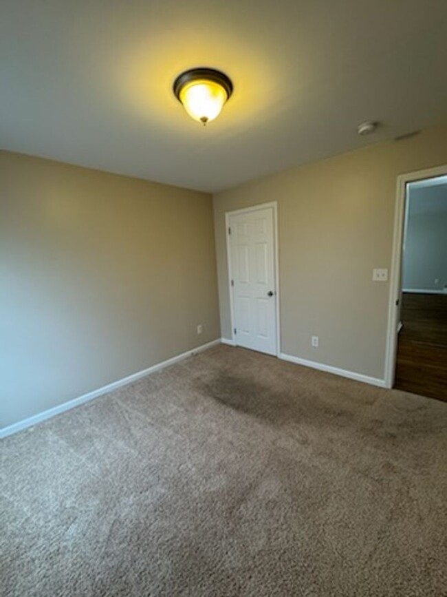 Building Photo - Lovely 3 BR House in the Polo Club Area! F...