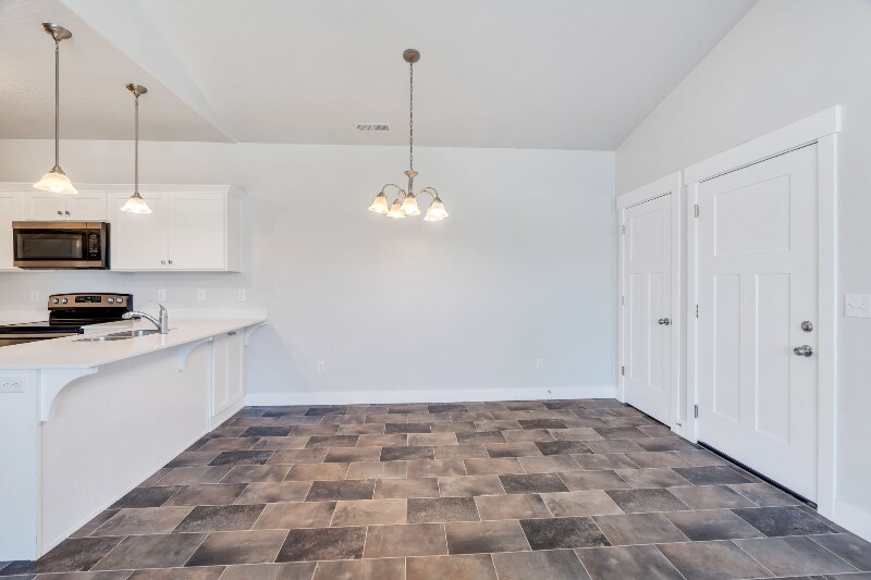 Building Photo - 1747 N Exchange Park Rd