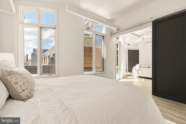 Building Photo - 1700 Kalorama Rd NW