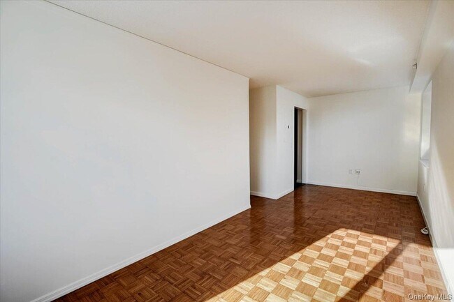 Building Photo - 300 W 135th St