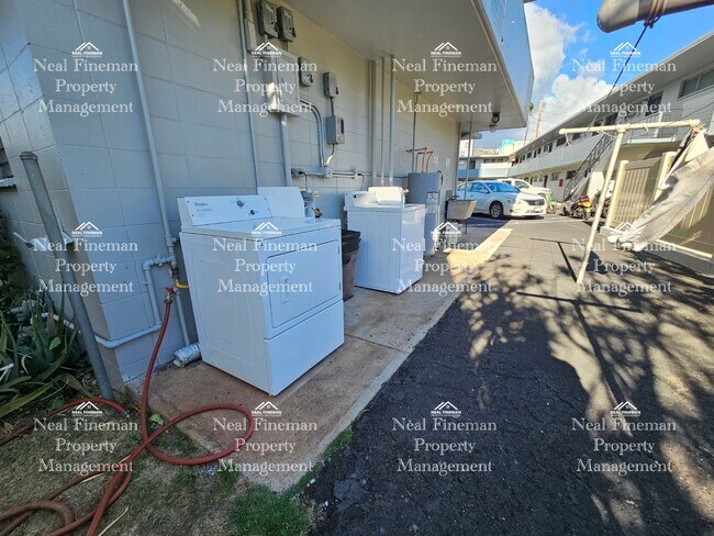 Building Photo - Studio/1 Bathroom Condo. 1 Assigned parking.