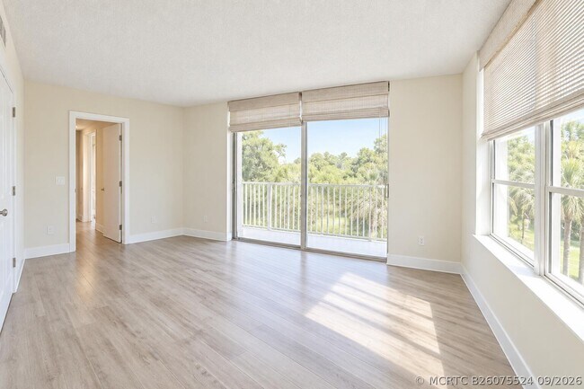 Building Photo - 4000 Cypress Grove Way