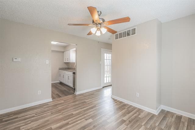 Building Photo - 2762 Parkchester Dr