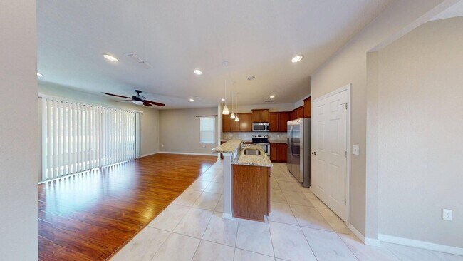 Building Photo - 3 BR 2.5 BA   TOWNHOME  - Bayberry Subdivi...