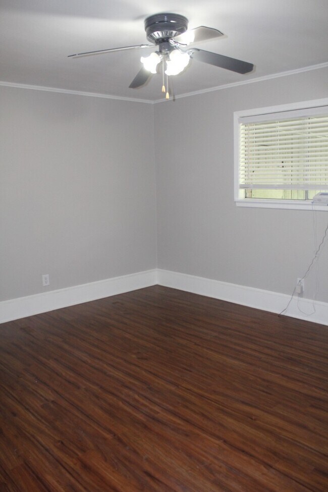 Building Photo - 540 Southtrail Dr